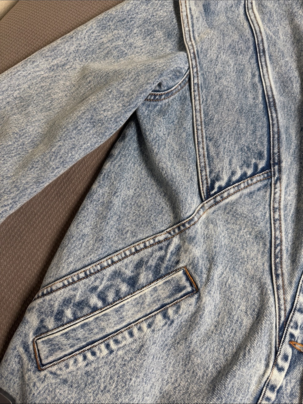 Avec Les Filles 80s Style Light Acid-Wash Blue Denim Jacket - Picture 5 of 8